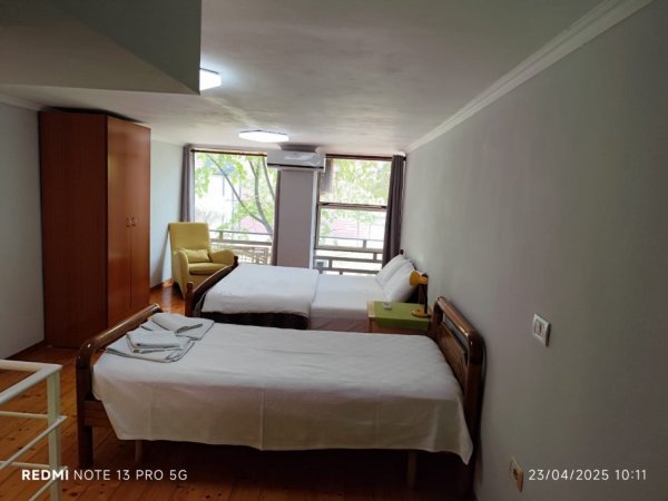 Tirane, jepet me qera apartament duplex 1+1 Kati 1, 50 m² 400 € (Pazari i ri)