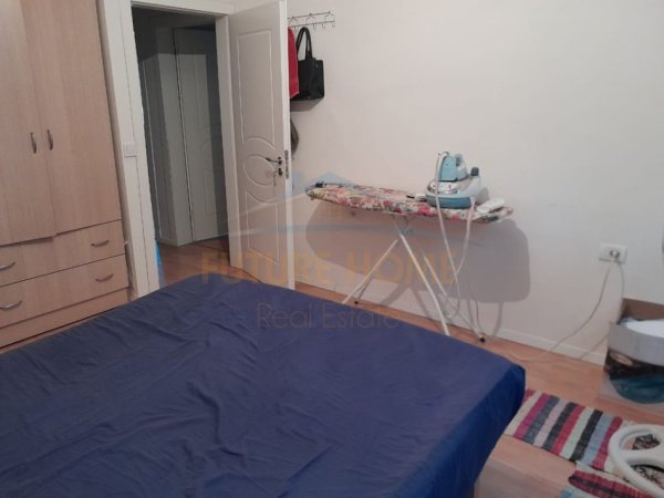 Tirane, jepet me qera apartament 2+1 Kati 3, 65 m² 500 € (Rruga Hoxha Tahsim)