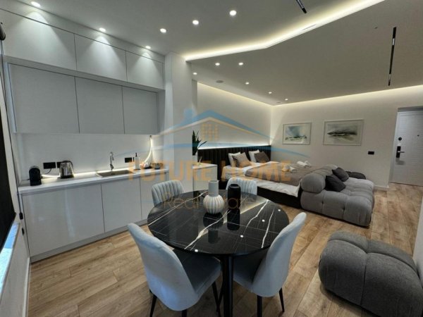 Shitet, Apartament-Studio, Sheshi Willson, Tiranë!!