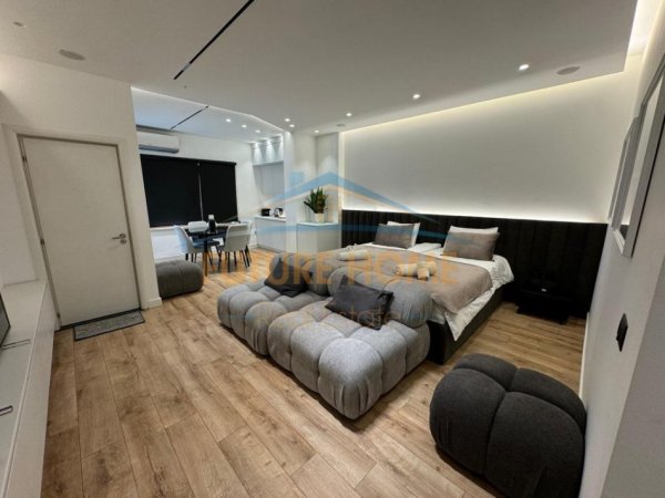 Shitet, Apartament-Studio, Sheshi Willson, Tiranë!!