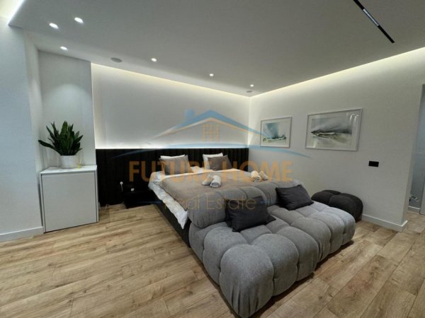 Shitet, Apartament-Studio, Sheshi Willson, Tiranë!!
