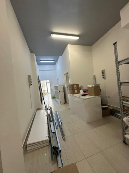 Tirane, shitet zyre Kati 0, 390 m² 350.000 € (SHKOLLA E KUQE RRUGA RIZA CEROVA)