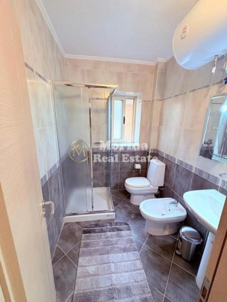 Tirane, jepet me qera apartament 1+1 Kati 3, 60 m² 500 € (Rruga Elbasanit)