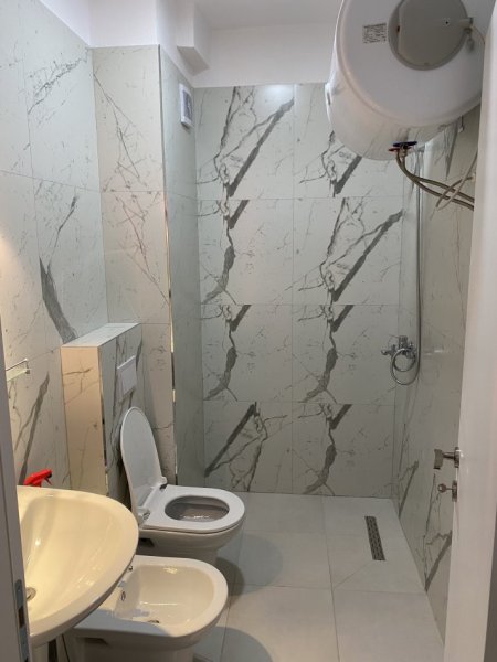 Tirane, QERA apartament 1+1+Parking Kati 4, 65 m² 50.000 Lek (Kodra e Diellit)