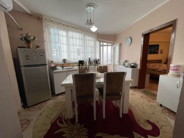 Tirane, shitet apartament 2+1 Kati 3, 118 m² 175.000 € (MATERNITETI I RI)