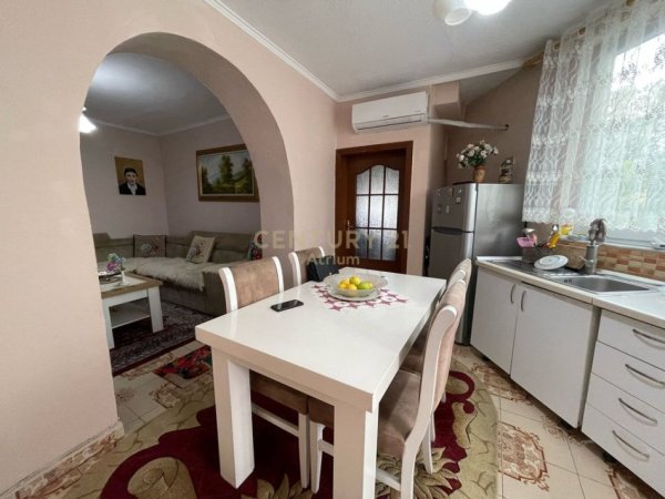 Tirane, shitet apartament 2+1 Kati 3, 118 m² 175.000 € (MATERNITETI I RI)