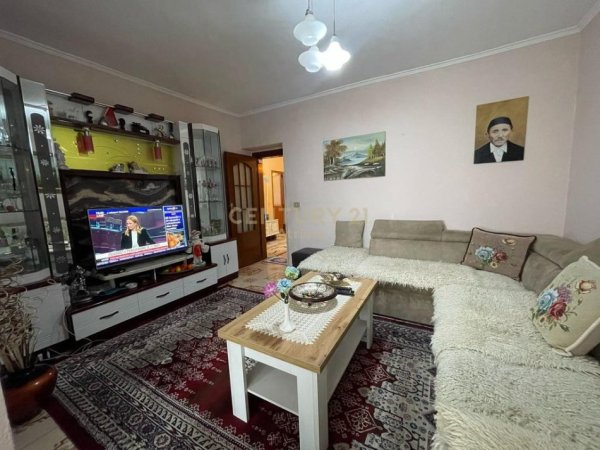 Tirane, shitet apartament 2+1 Kati 3, 118 m² 175.000 € (MATERNITETI I RI)