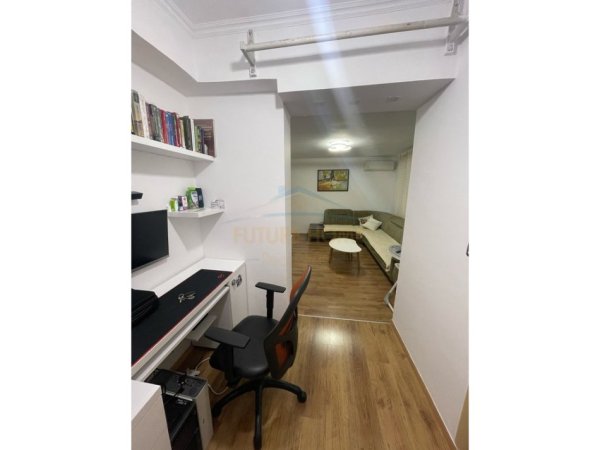 Tirane, jepet me qera apartament 2+1 Kati 5, 80 m² 600 € (mine peza)