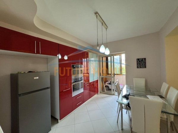 Tirane, jepet me qera apartament 2+1 Kati 2, 85 m² 750 € (Komuna e Parisit)