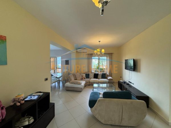 Tirane, jepet me qera apartament 2+1 Kati 2, 85 m² 750 € (Komuna e Parisit)