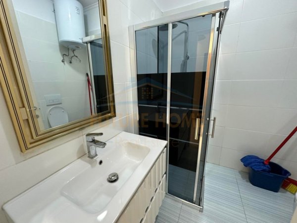 Tirane, jepet me qera apartament 2+1 Kati 6, 117 m² 700 € (BULEVARDI I RI)