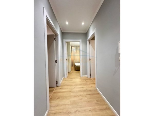 Tirane, jepet me qera apartament 2+1 Kati 3, 77 m² 650 € (Kompleksi Golden Park, Unaza e re , Yzberisht , Pallati me Shigjeta)