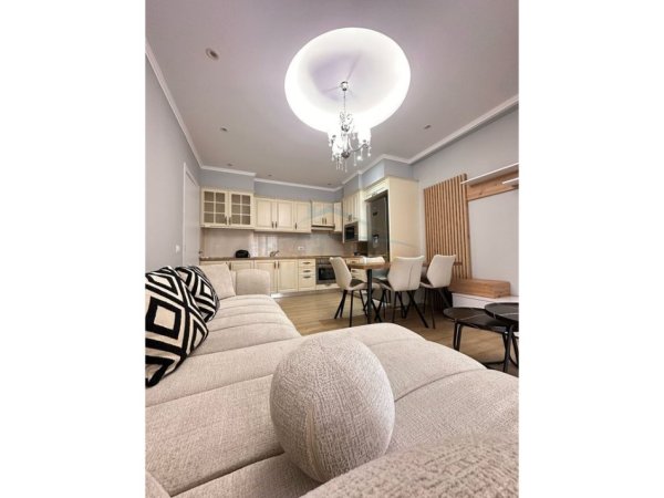 Tirane, jepet me qera apartament 2+1 Kati 3, 77 m² 650 € (Kompleksi Golden Park, Unaza e re , Yzberisht , Pallati me Shigjeta)