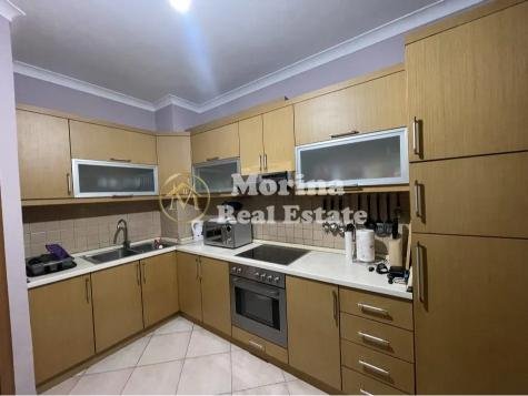 Tirane, jepet me qera apartament 1+1+Ballkon Kati 4, 74 m² 350 € (Kthesa e Kamzes)