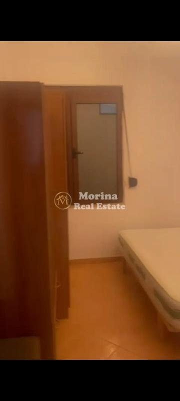 Tirane, jepet me qera shtepi 1+1 Kati 1, 60 m² 300 € (Fusha Aviacionit)