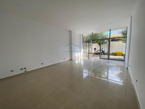 Tirane, jepet me qera apartament 1+1 Kati 0, 45 m² 450 € (Don Bosko, Pran Vodafonit)