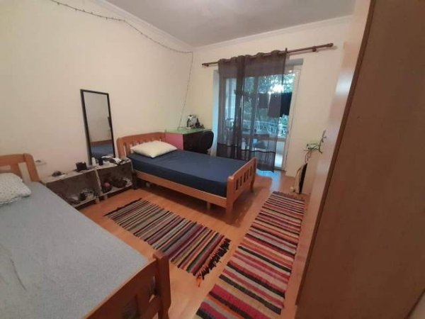 Tirane, jepet me qera apartament 2+1 Kati 3, 70 m² 500 € (Sheshi Shtraus , rruga Hoxha Tasim)