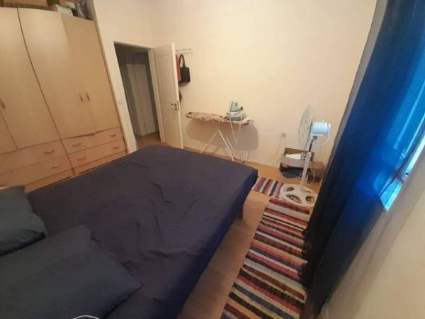 Tirane, jepet me qera apartament 2+1 Kati 3, 70 m² 500 € (Sheshi Shtraus , rruga Hoxha Tasim)