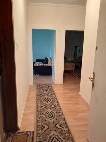 Tirane, jepet me qera apartament 2+1 Kati 3, 70 m² 500 € (Sheshi Shtraus , rruga Hoxha Tasim)