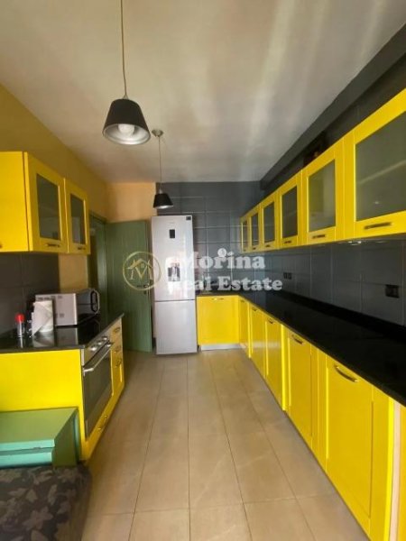 Tirane, jepet me qera apartament 2+1 Kati 5, 120 m² 850 € (Pazari i Ri)