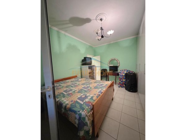 Tirane, shitet apartament 2+1 Kati 3, 67 m² 90.000 € (Kombinat)
