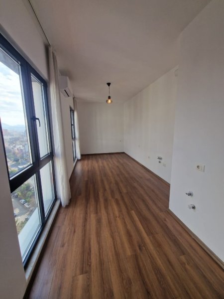 Tirane, jepet me qera garsonier Kati 11, 40 m² 350 € (Farmacia 10 , Rruga e Dibres)