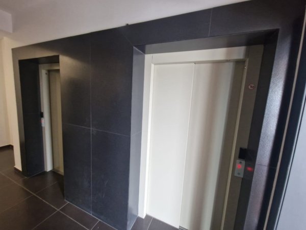 Tirane, jepet me qera garsonier Kati 11, 40 m² 350 € (Farmacia 10 , Rruga e Dibres)