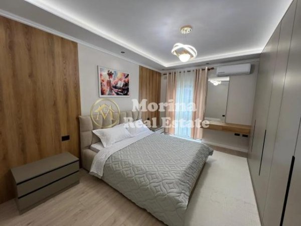 Tirane, jepet me qera apartament 1+1 Kati 4, 80 m² 600 € (Zogu i Zi)