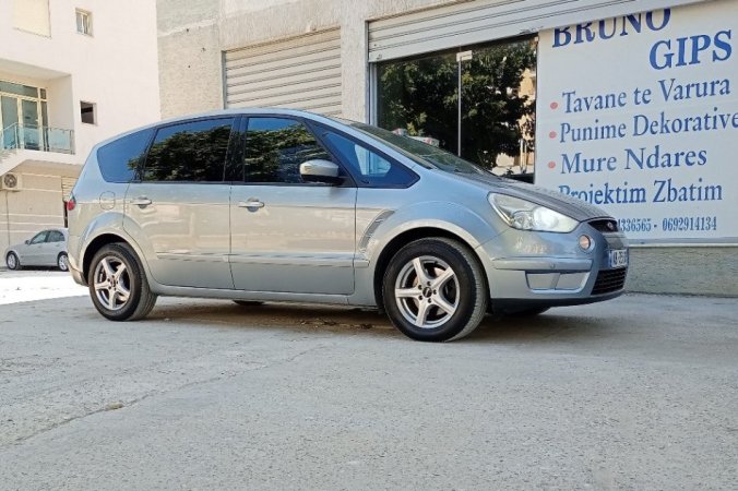 Vlore, shes makine Ford S-max Nafte, gri e erret automatik Klima 263.300 km 5.800 €