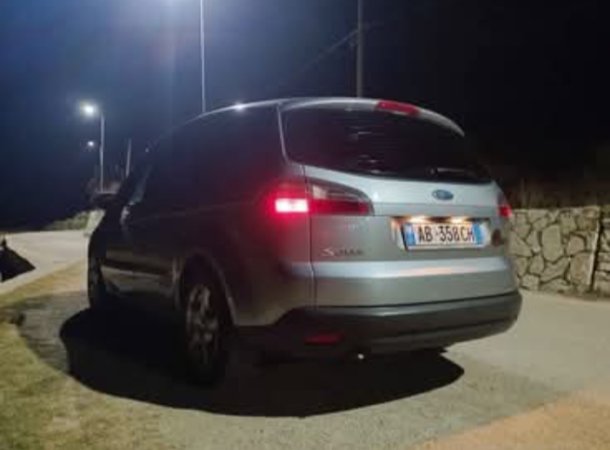 Vlore, shes makine Ford S-max Nafte, gri e erret automatik Klima 263.300 km 5.800 €