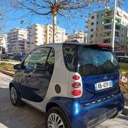 Vlore, shes makine Smart Fortwo Benzin, blu e errët automatik Kondicioner 220.000 km 2.800 €