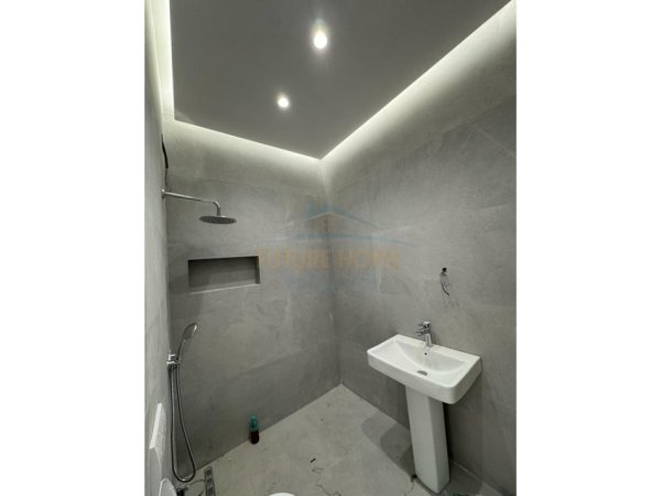 Tirane, jepet me qera apartament 2+1 , 86 m² 600 € (Spitali Amerikan 3)