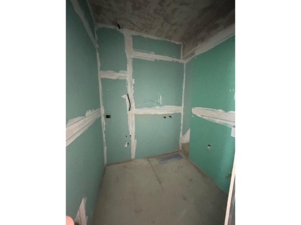 Shitet, Studio Apartament, Rruga e Kavajës, "Kompleksi Square 21"