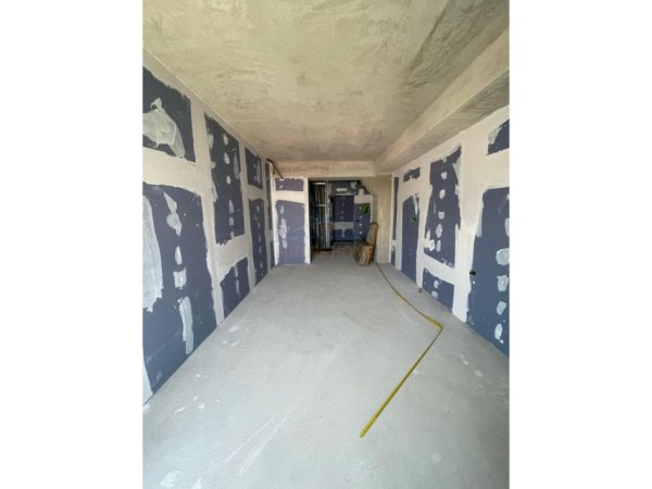 Shitet, Studio Apartament, Rruga e Kavajës, "Kompleksi Square 21"