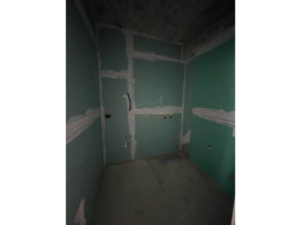 Shitet, Studio Apartament, Rruga e Kavajës, "Kompleksi Square 21"