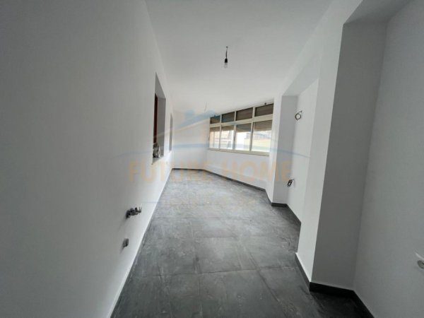 Shitet, Apartament 2+1, Pazari i Ri