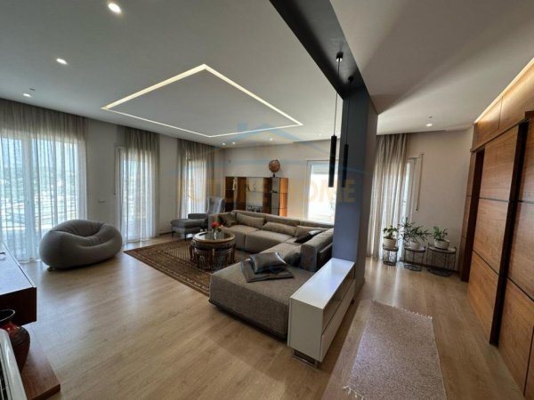 Tirane, shitet apartament+verande | Penthouse 3+1 Kati 6, 191 m² 365.000 € (LIQENI)
