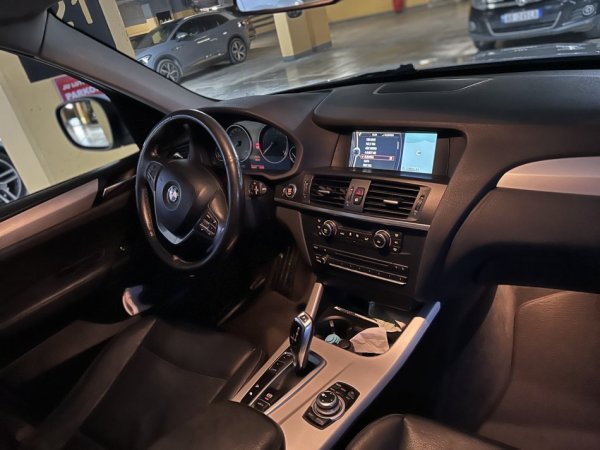 Tirane, shes makine Bmw X3 2013 Nafte, e bardhë automatik Kondicioner 210.000 km 12.000 €