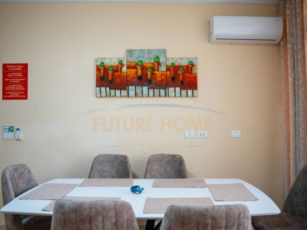 Shitet, Penthouse, Kodra e Diellit,Tiranë.