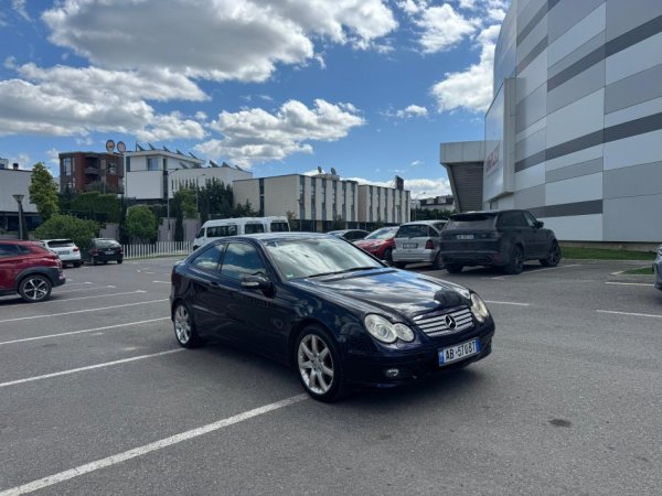 Tirane, shitet makine MERCEDES BENZ C KLAS COUPE Nafte, automatik, Kondicioner 312.000 km 3.300 €