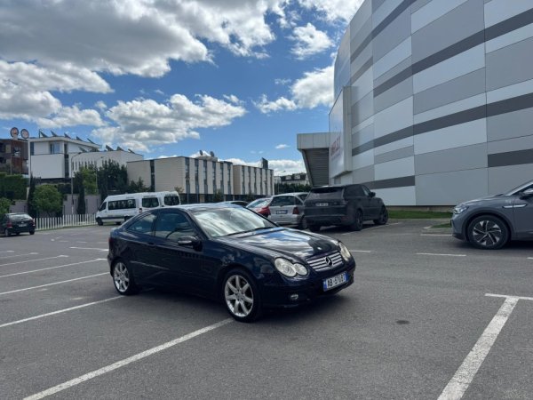 Tirane, shitet makine MERCEDES BENZ C KLAS COUPE Nafte, automatik, Kondicioner 312.000 km 3.300 €