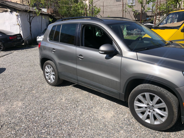 Shkoder, shes Tiguan Benzin, ulliri automatik Kondicioner 180.000 km 8.000 €
