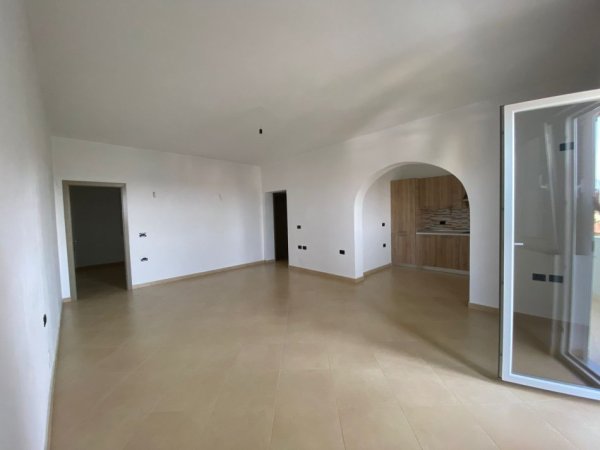 Tirane, jepet me qera shtepi 2+1+Ballkon Kati 1, 100 m² 300 € (Selitë)