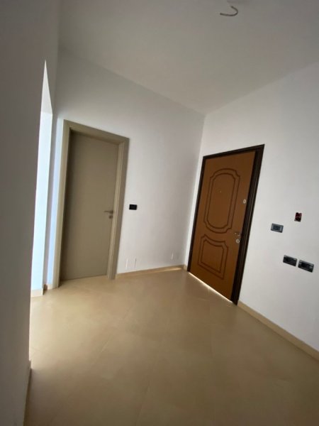 Tirane, jepet me qera shtepi 2+1+Ballkon Kati 1, 100 m² 300 € (Selitë)