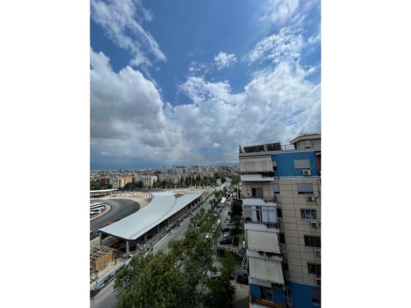Tirane, jepet me qera apartament 2+1 Kati 9, 81 m² 450 € (Kamez)