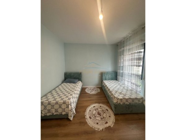 Tirane, jepet me qera apartament 2+1 Kati 4, 105 m² 750 € (Porcelan)