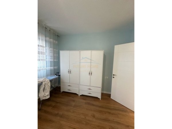 Tirane, jepet me qera apartament 2+1 Kati 4, 105 m² 750 € (Porcelan)
