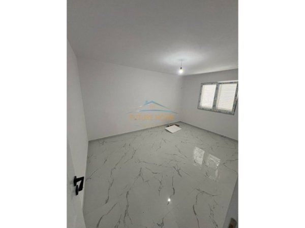 Tirane, jepet me qera apartament 2+1 Kati 1, 73 m² 650 € (Oxhaku)