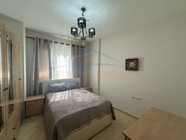 Tirane, jepet me qera apartament 1+1 Kati 2, 63 m² 450 € (Kristal Center)