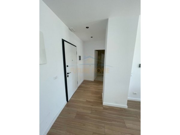 Tirane, jepet me qera apartament 1+1 Kati 1, 1.000 € (Tiran)